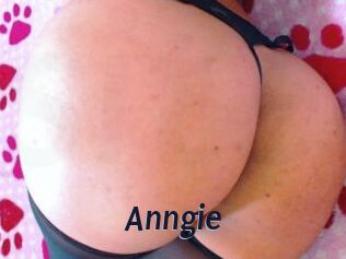 Anngie_