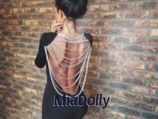 Mia_Dolly