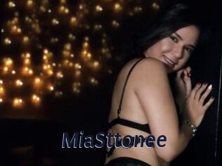 MiaSttonee