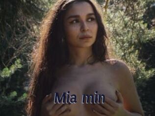 Mia_min