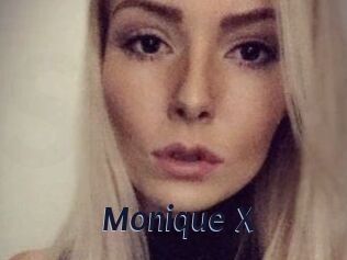 Monique_X