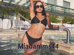 Miadamms44