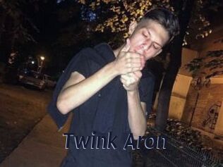 Twink_Aron